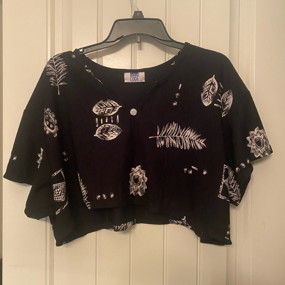 Chic Black and White Patterned Blouse by Fashion Code